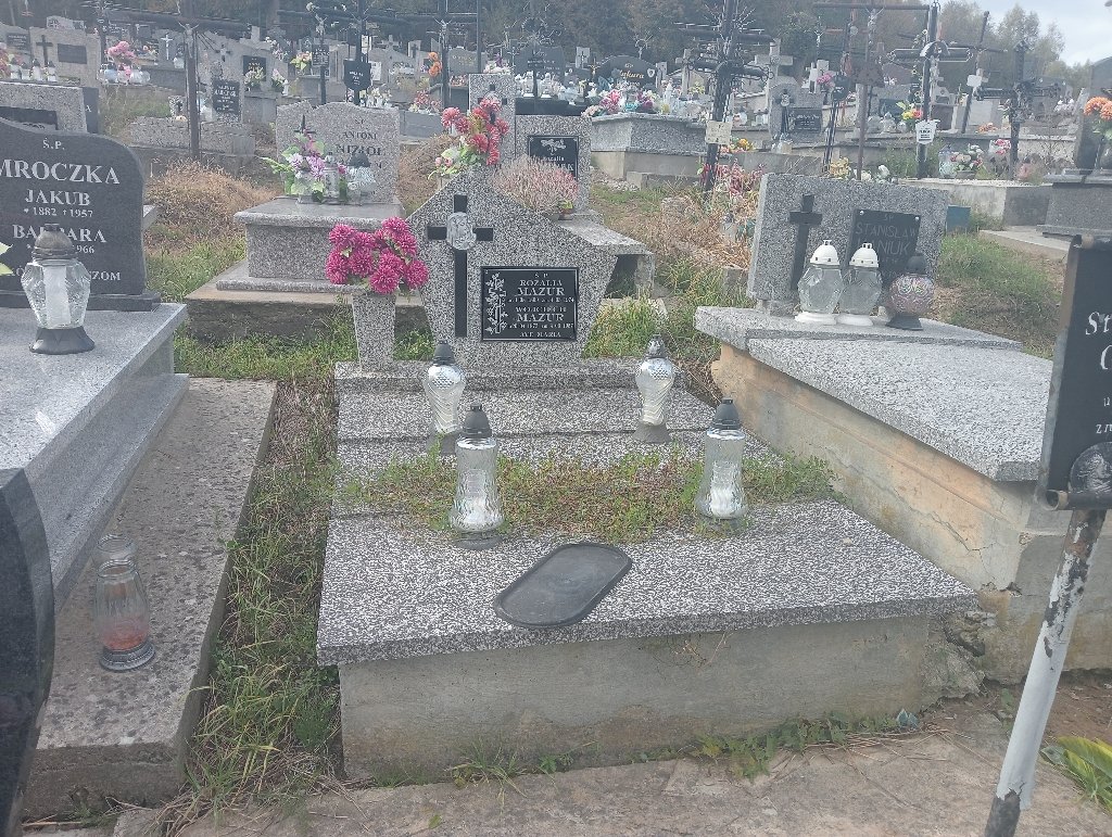Grób Rozalia Mazur
