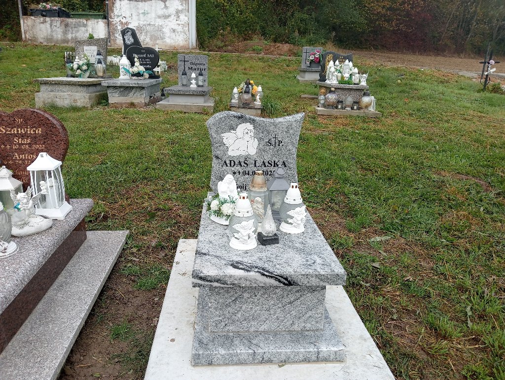 Grób Adam Laska